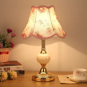 Szövet asztali Lámpa Északi Modern Nappali Hálószoba Éjjeli Lámpa krómozott Üveg Dekoráció, Világítás LED Izzó Világítás Lámpatestek